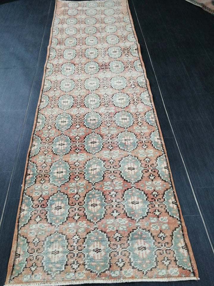 Beige Turkish Runner Rug 2' 9" x 9' 5" Hand-Knotted | No. WR94652