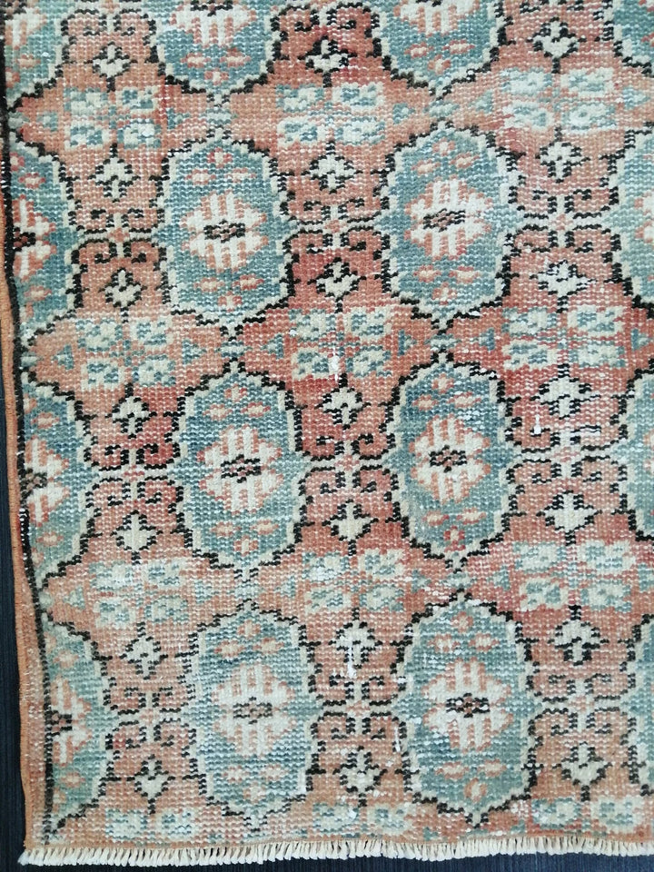 Beige Turkish Runner Rug 2' 9" x 9' 5" Hand-Knotted | No. WR94652