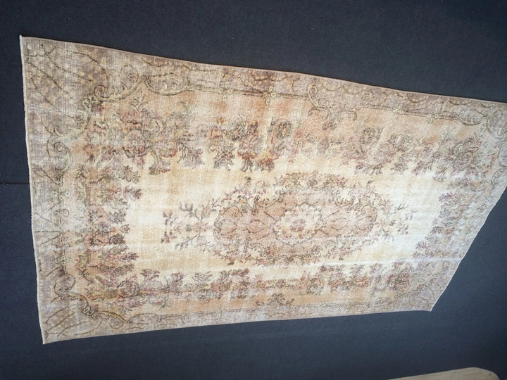 Beige Turkish Runner Rug 5' 7" x 9' Hand-Knotted | No. WR95545