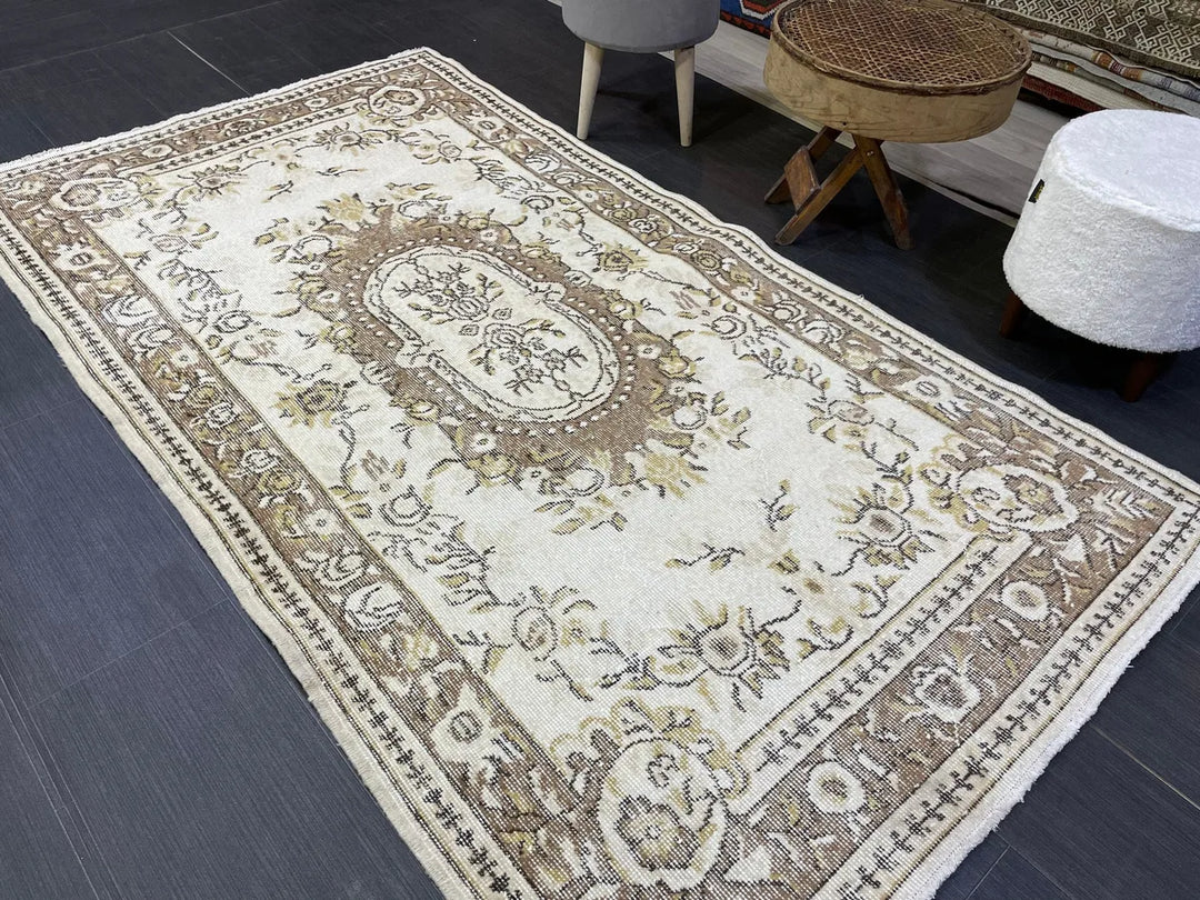 Turkish Runner Rug 3' 11" x 7' Hand-Knotted | No. WR95984