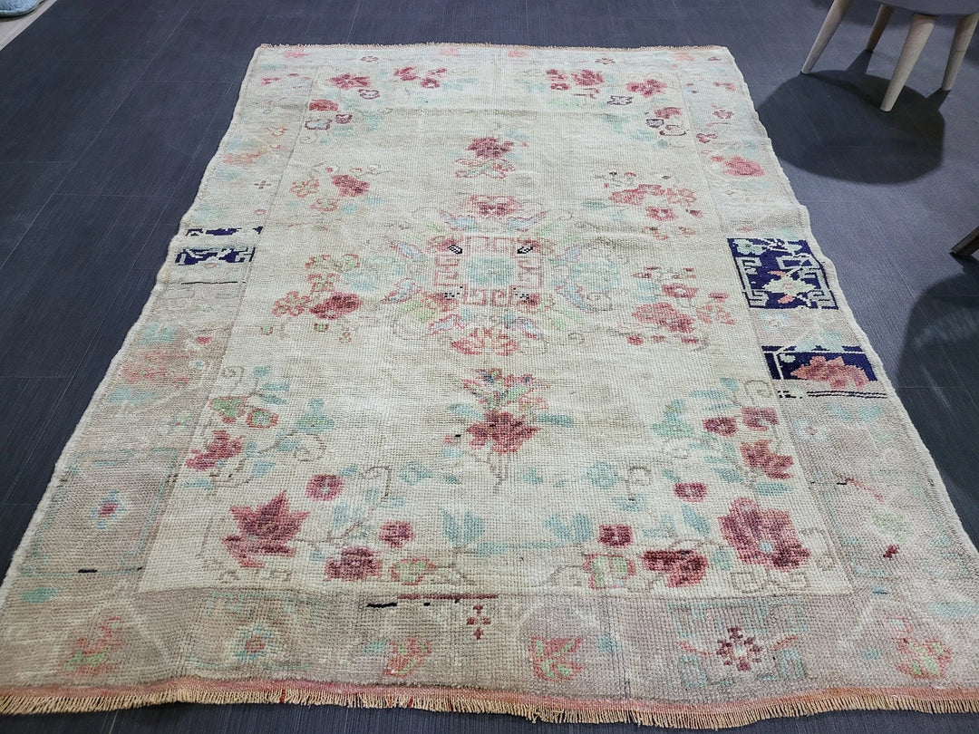 Beige Turkish Runner Rug 4' 1" x 5' 7" Hand-Knotted | No. WR96865