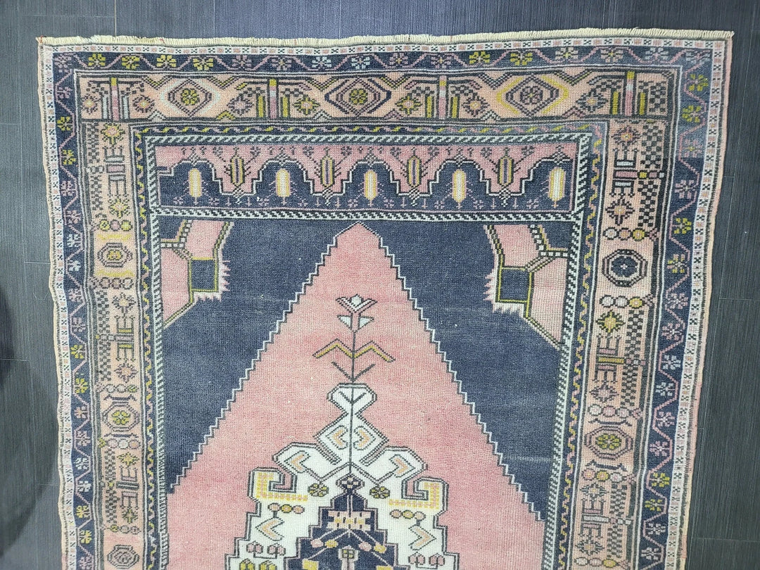 Beige Turkish Runner Rug 4' 4" x 8' 9" Hand-Knotted | No. WR97395