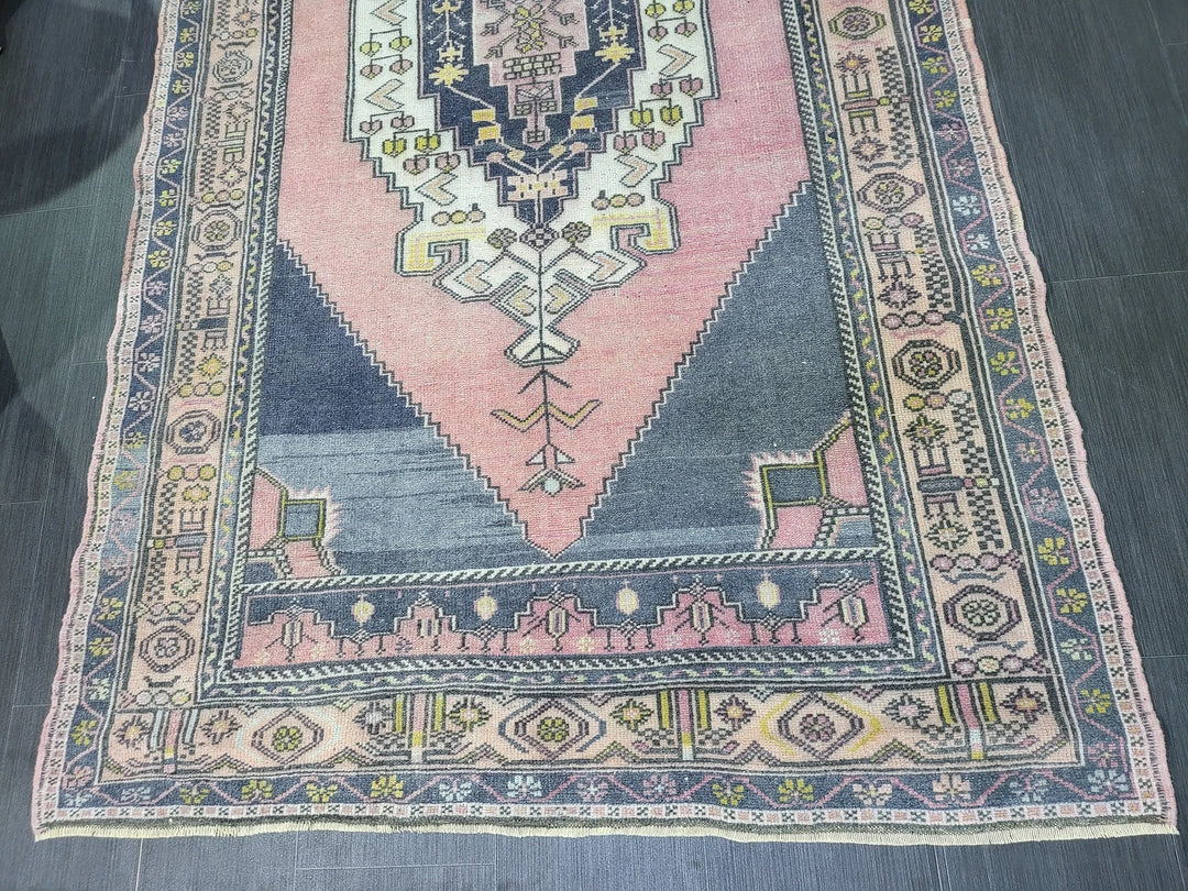 Beige Turkish Runner Rug 4' 4" x 8' 9" Hand-Knotted | No. WR97395