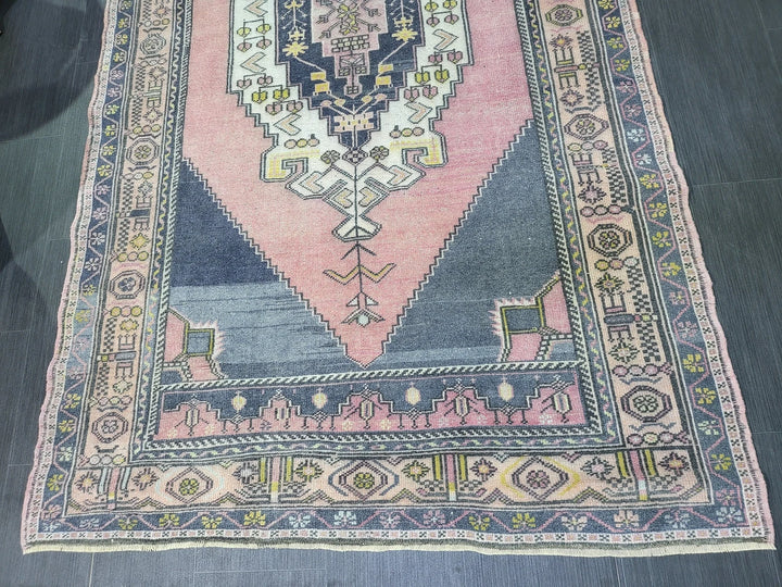 Beige Turkish Runner Rug 4' 4" x 8' 9" Hand-Knotted | No. WR97395