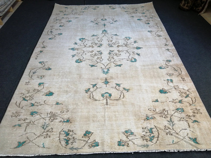 Beige Turkish Runner Rug 6' x 9' 2" Hand-Knotted | No. WR97521
