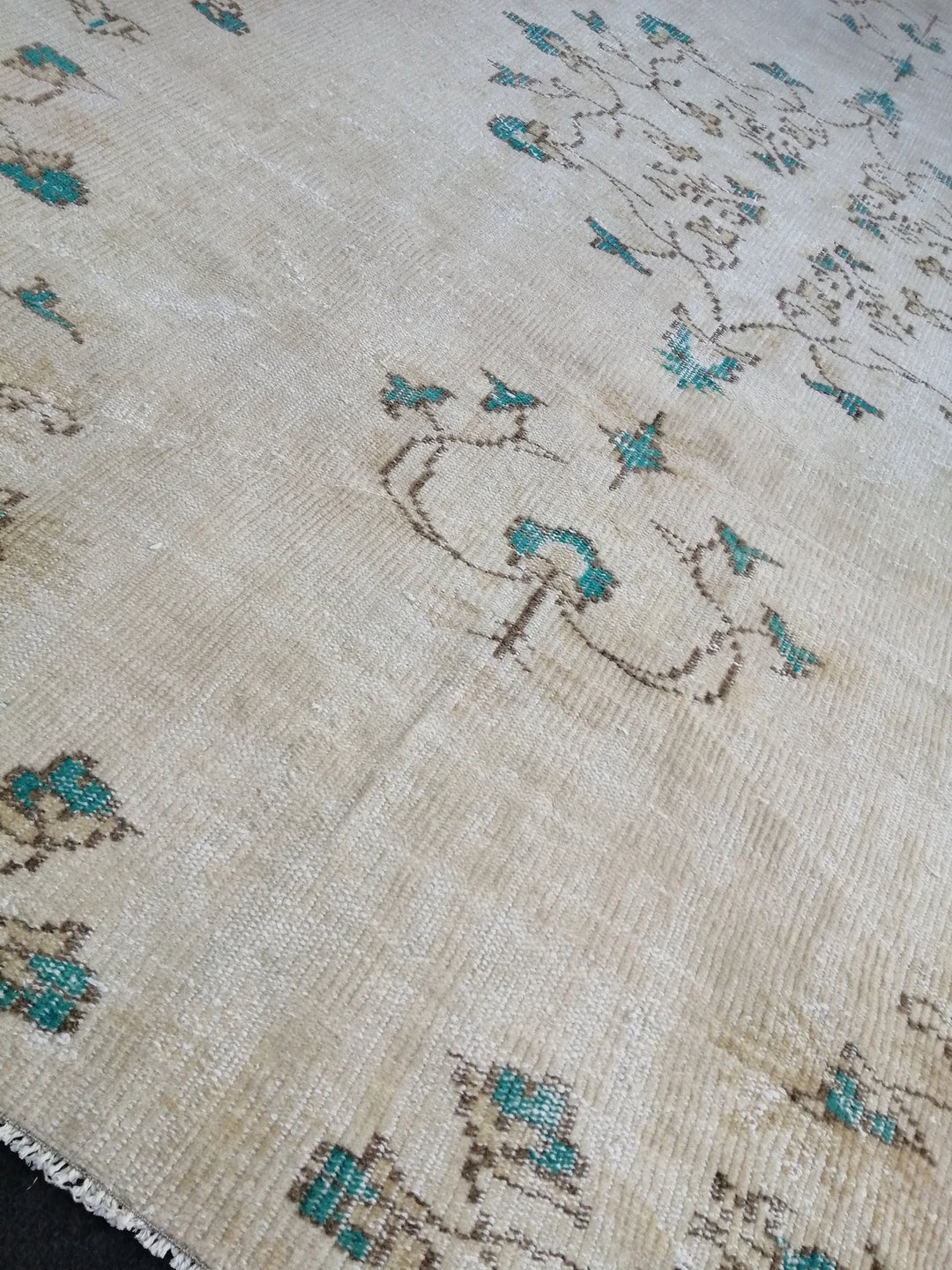 Beige Turkish Runner Rug 6' x 9' 2" Hand-Knotted | No. WR97521