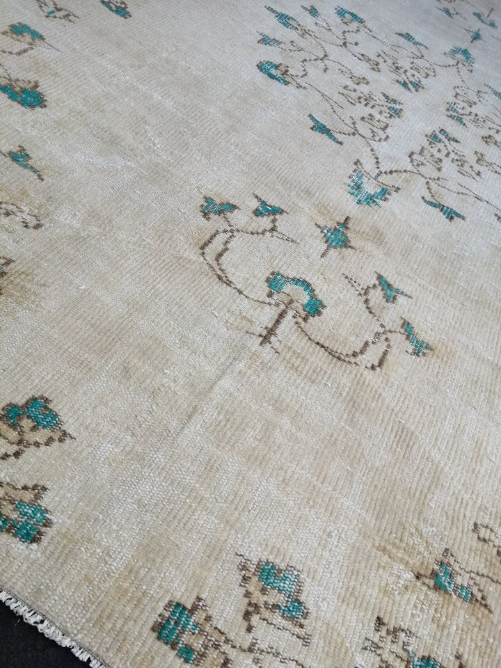 Beige Turkish Runner Rug 6' x 9' 2" Hand-Knotted | No. WR97521