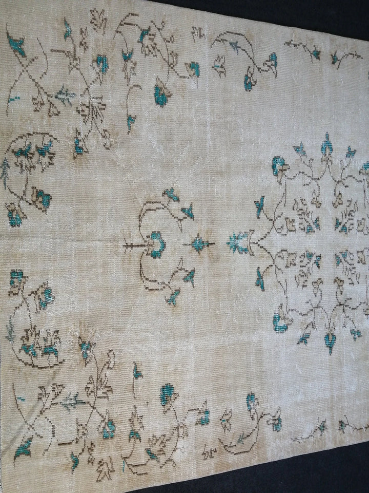 Beige Turkish Runner Rug 6' x 9' 2" Hand-Knotted | No. WR97521