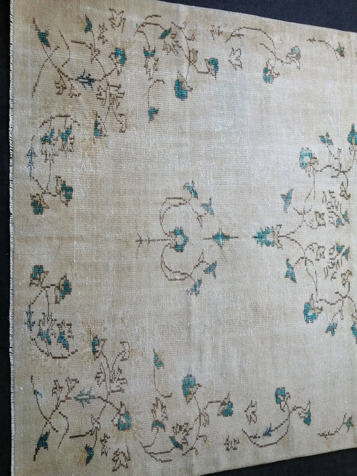 Beige Turkish Runner Rug 6' x 9' 2" Hand-Knotted | No. WR97521