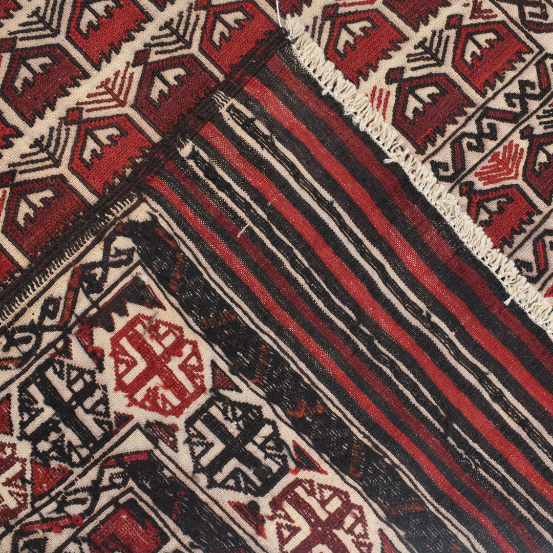 White Afghan Soumak Rug 4' 2" x 5' 11" Flat-Weave border