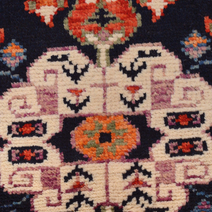 Persian Shirazi Design Carpet 5' 7" x 7' 7" - No. AL40342