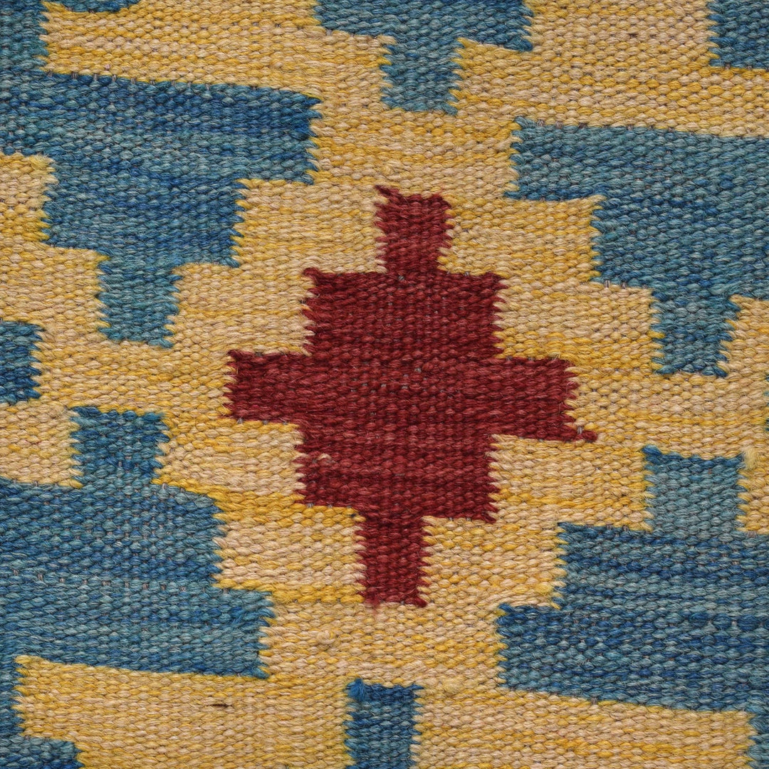 Short Kilim Runner 1' 8" x 4' 11" - No. AL87265