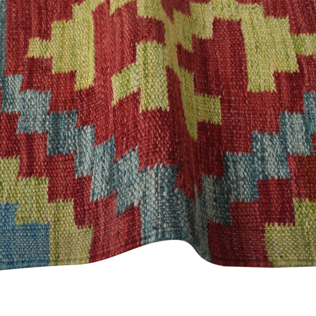 Short Kilim Runner 1' 8" x 4' 11" - No. AL87265