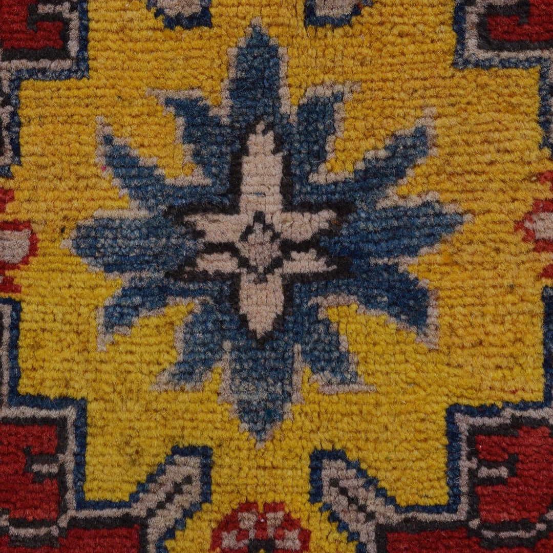 Hand knotted Kazak Rugs 6' 6" x 9' 6" - No. AL47931