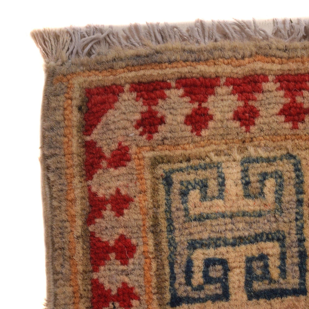 Hand knotted Kazak Carpet 3' 11" x 5' 7" - No. AL73106