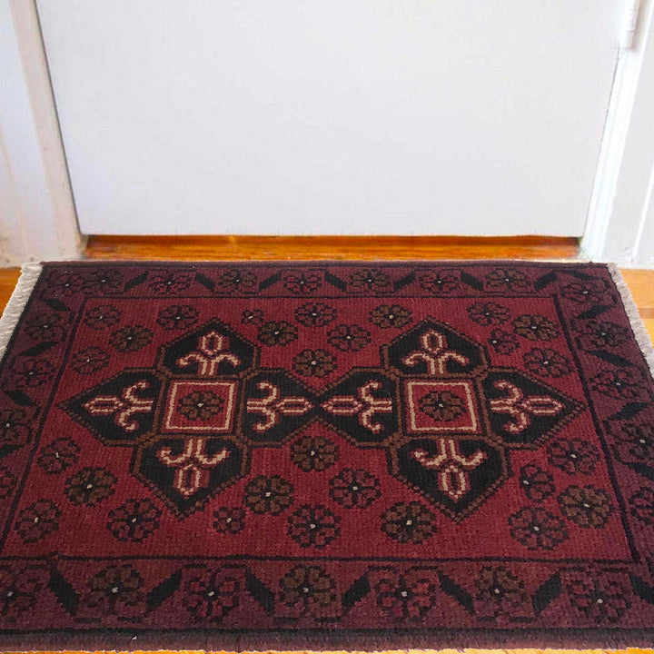 Handmade Floor Mat 1' 5" x 2' 1" - No. AL87019