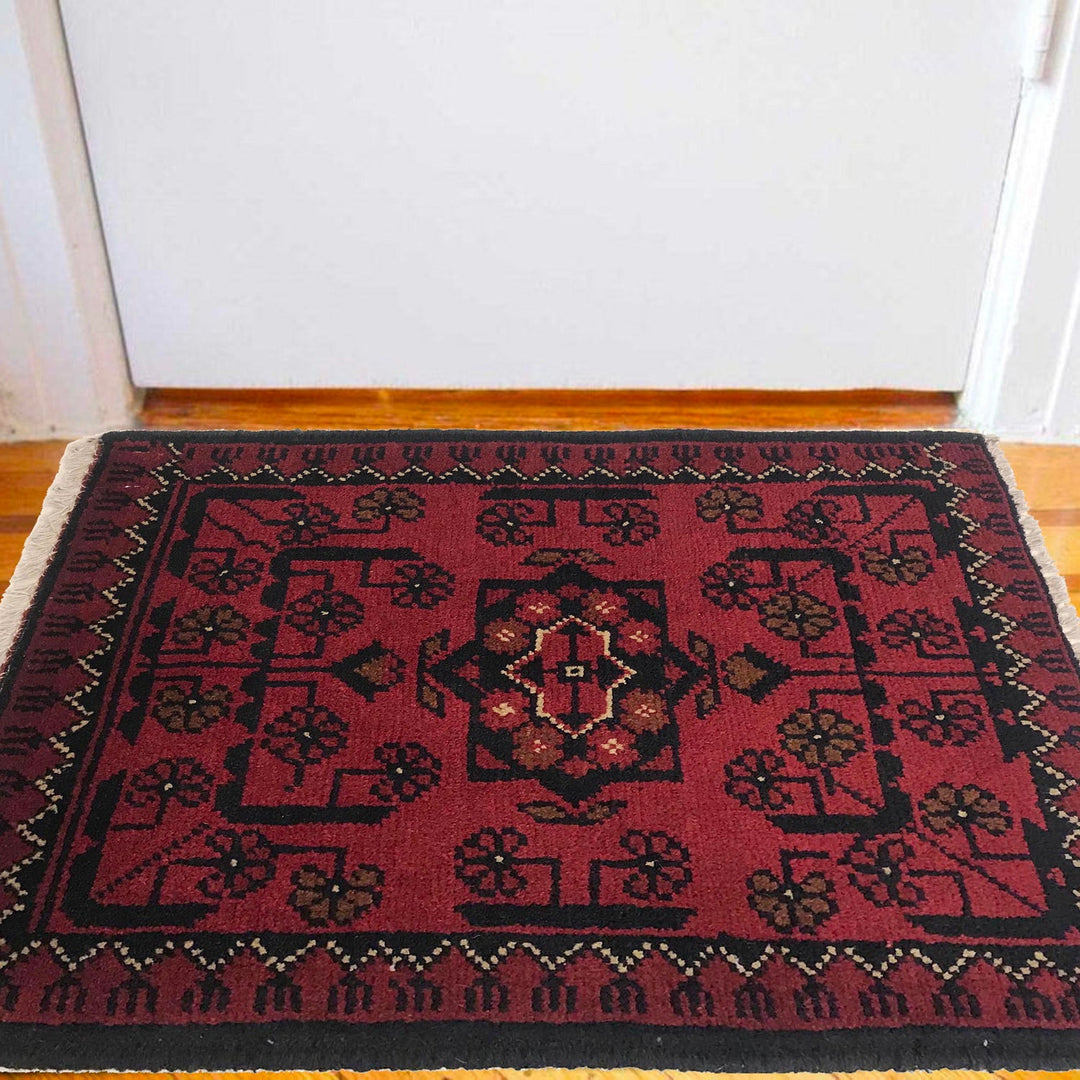 Handmade Floor Mat 1' 4" x 2' 0" - No. AL22743