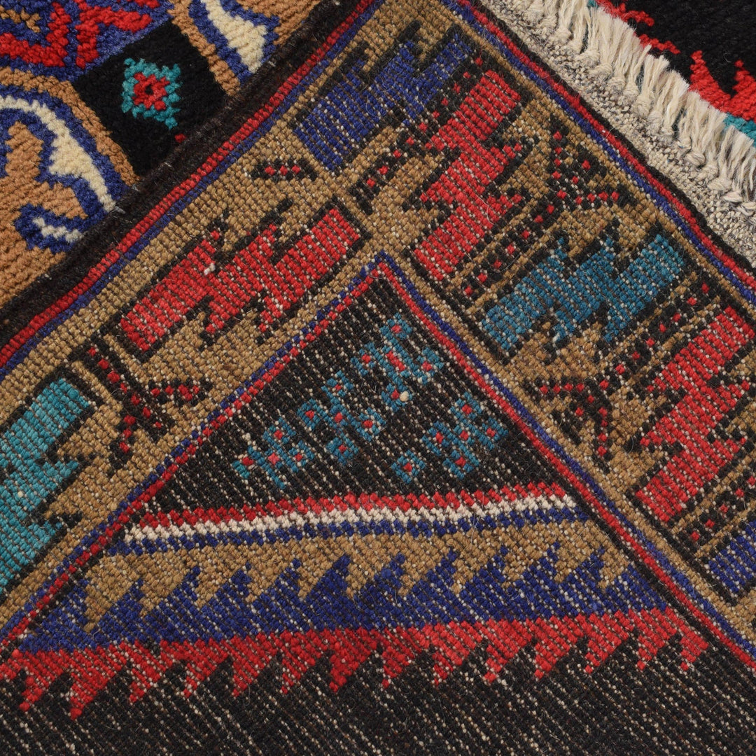 Small Prayer Carpet 3' 0" x 4' 9" - No. AL75902