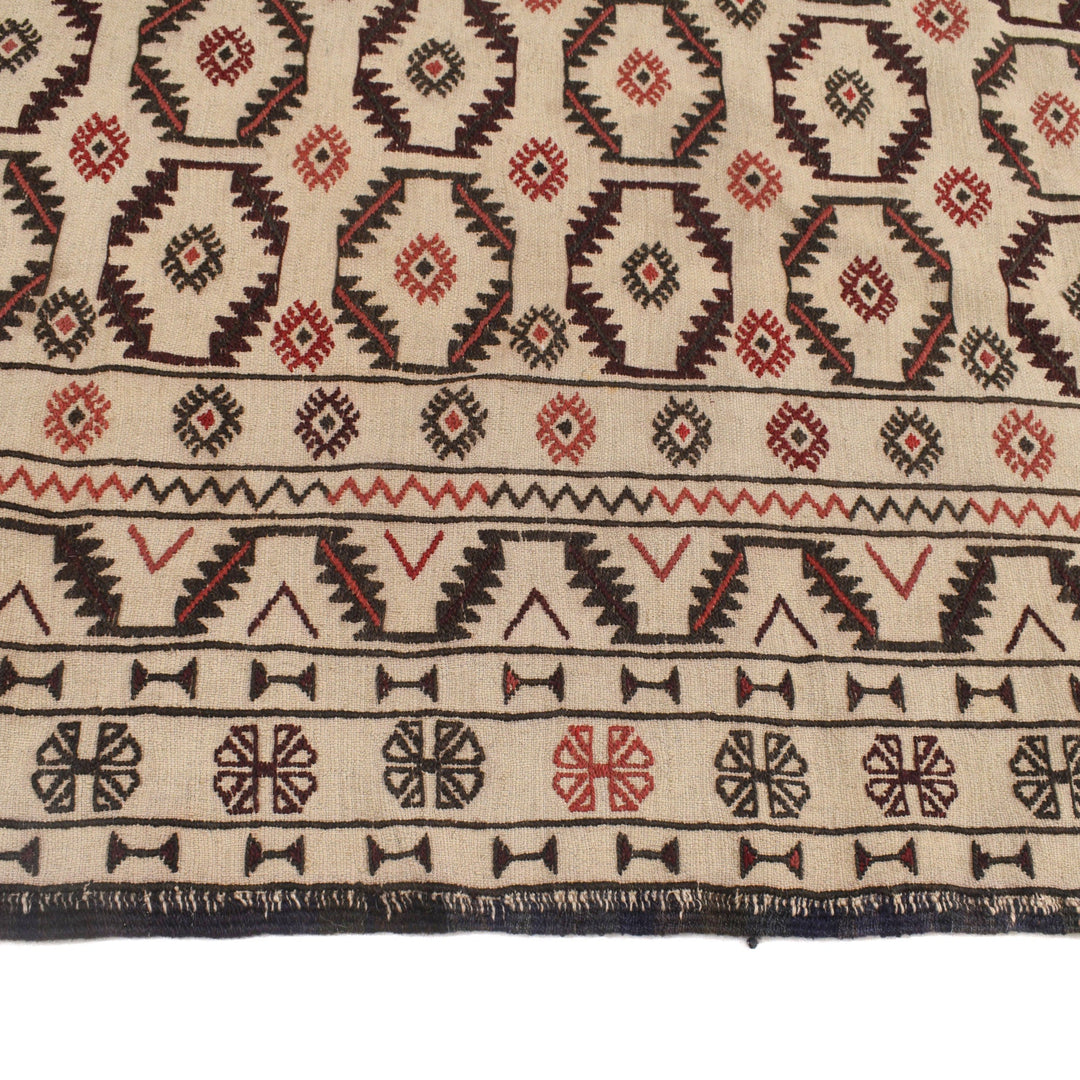White Afghan Soumak Rug 4' 5" x 6' 1" Flat-Weave detail