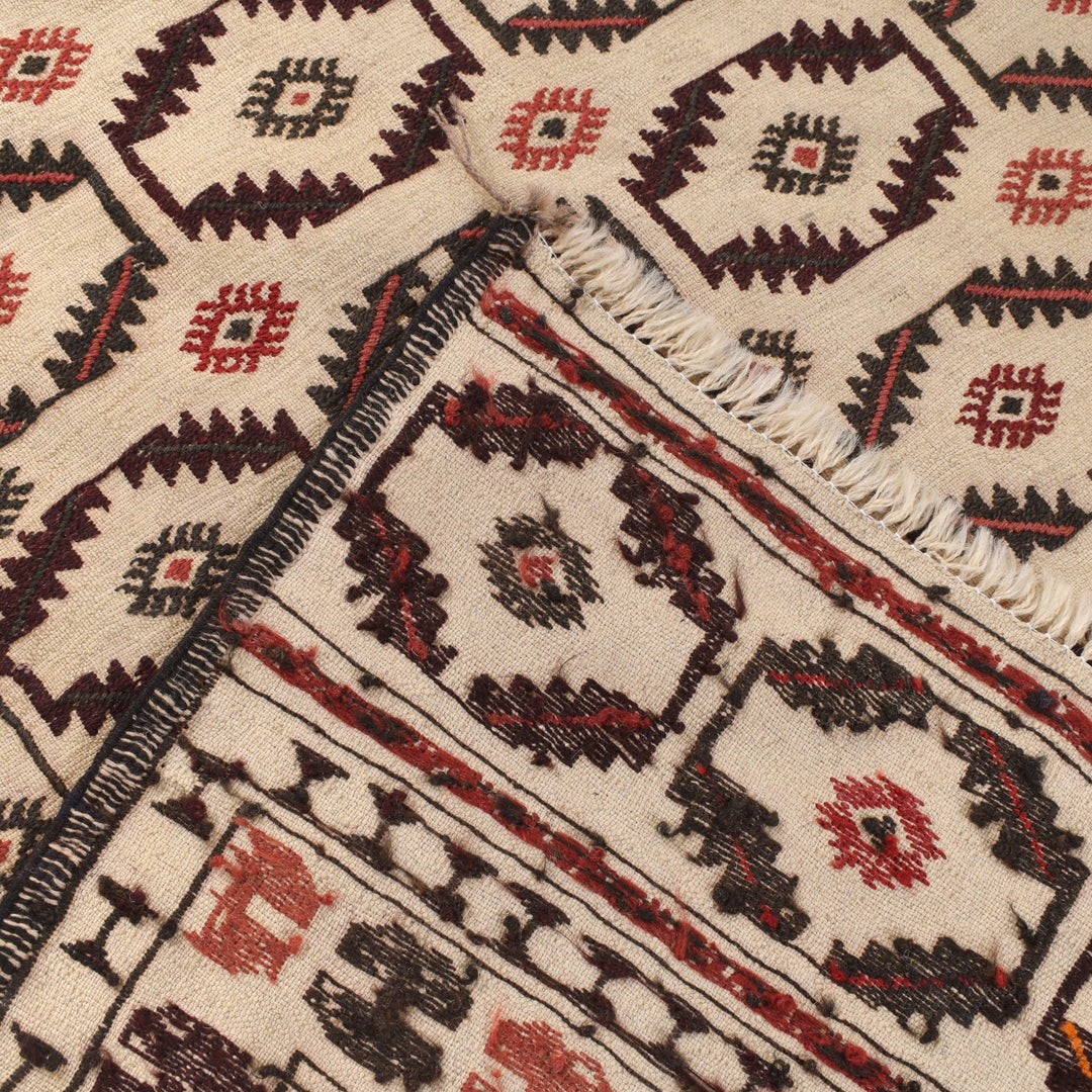 White Afghan Soumak Rug 4' 5" x 6' 1" Flat-Weave border