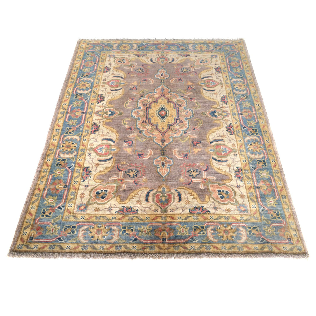 Hand Knotted Persian Design Heriz Rug 4' 1" x 5' 8" - No. AL15765