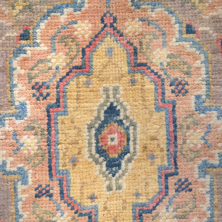 Hand Knotted Persian Design Heriz Rug 4' 1" x 5' 8" - No. AL15765