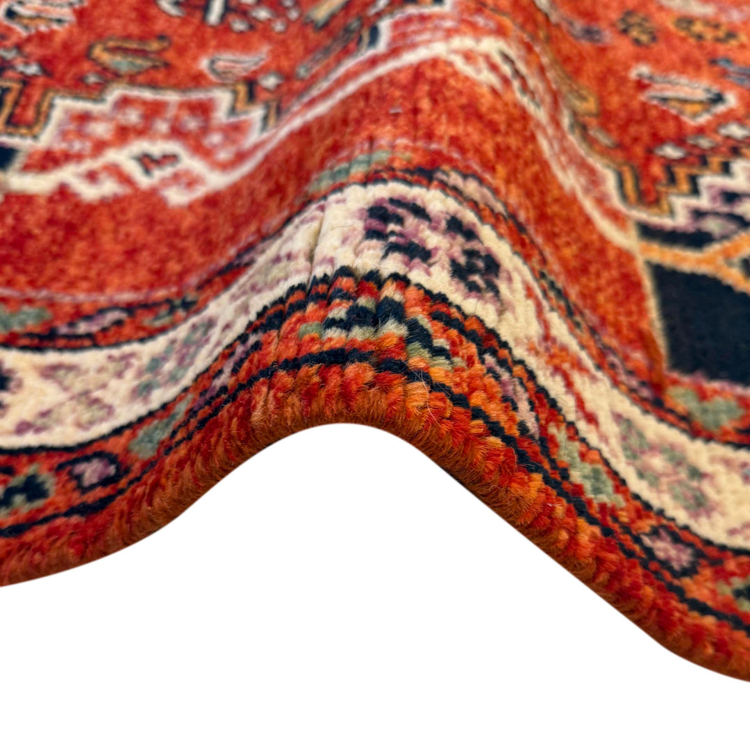 Shiraz Rug 5' 0" x 6' 3" Hand-Knotted texture