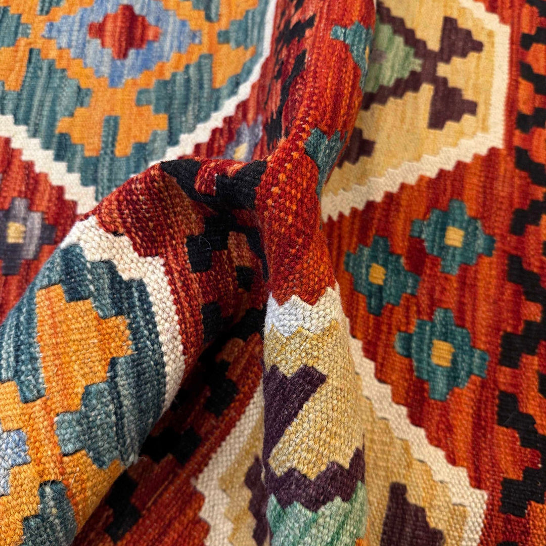 Handmade Vegetable Kilim 4' 3" x 5' 9" - No. AL11242