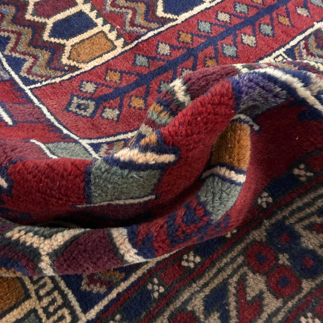 Small Prayer Carpet 2' 10" x 3' 9" - No. AL64288