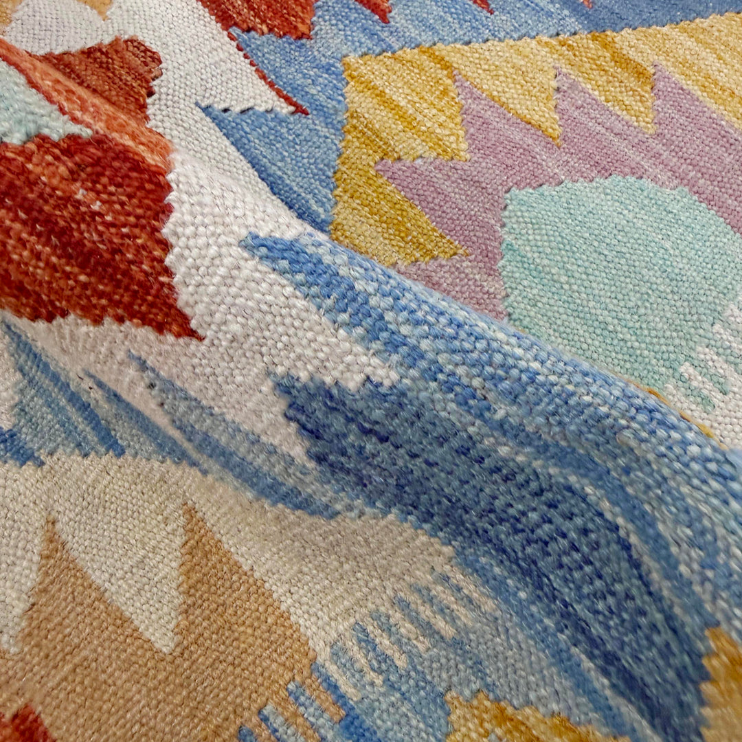 Afghan Vegetable Kilim Rug 4' 2" x 5' 8" Flat-Weave texture