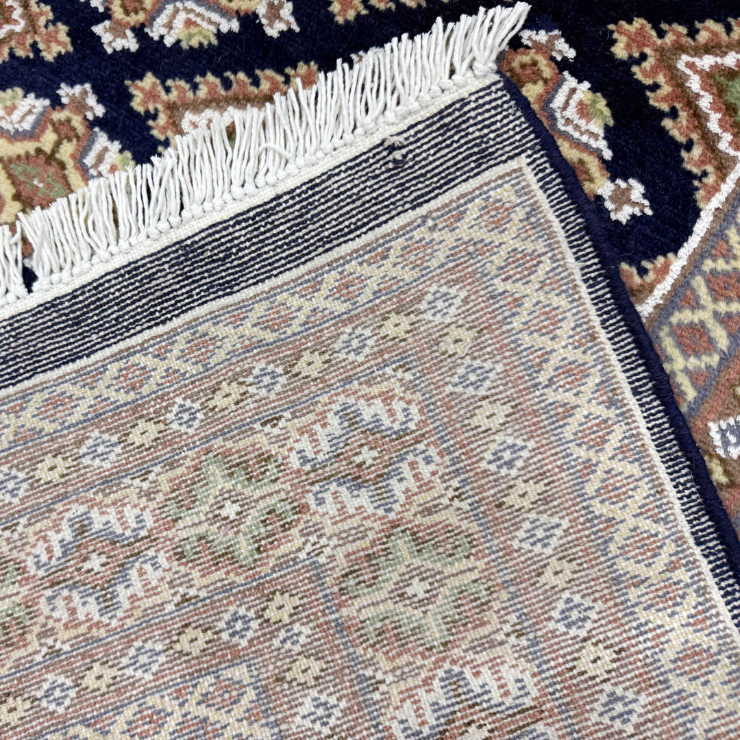 Pakistani Jaldar Rug 4' 2" x 5' 11" Hand-Knotted border