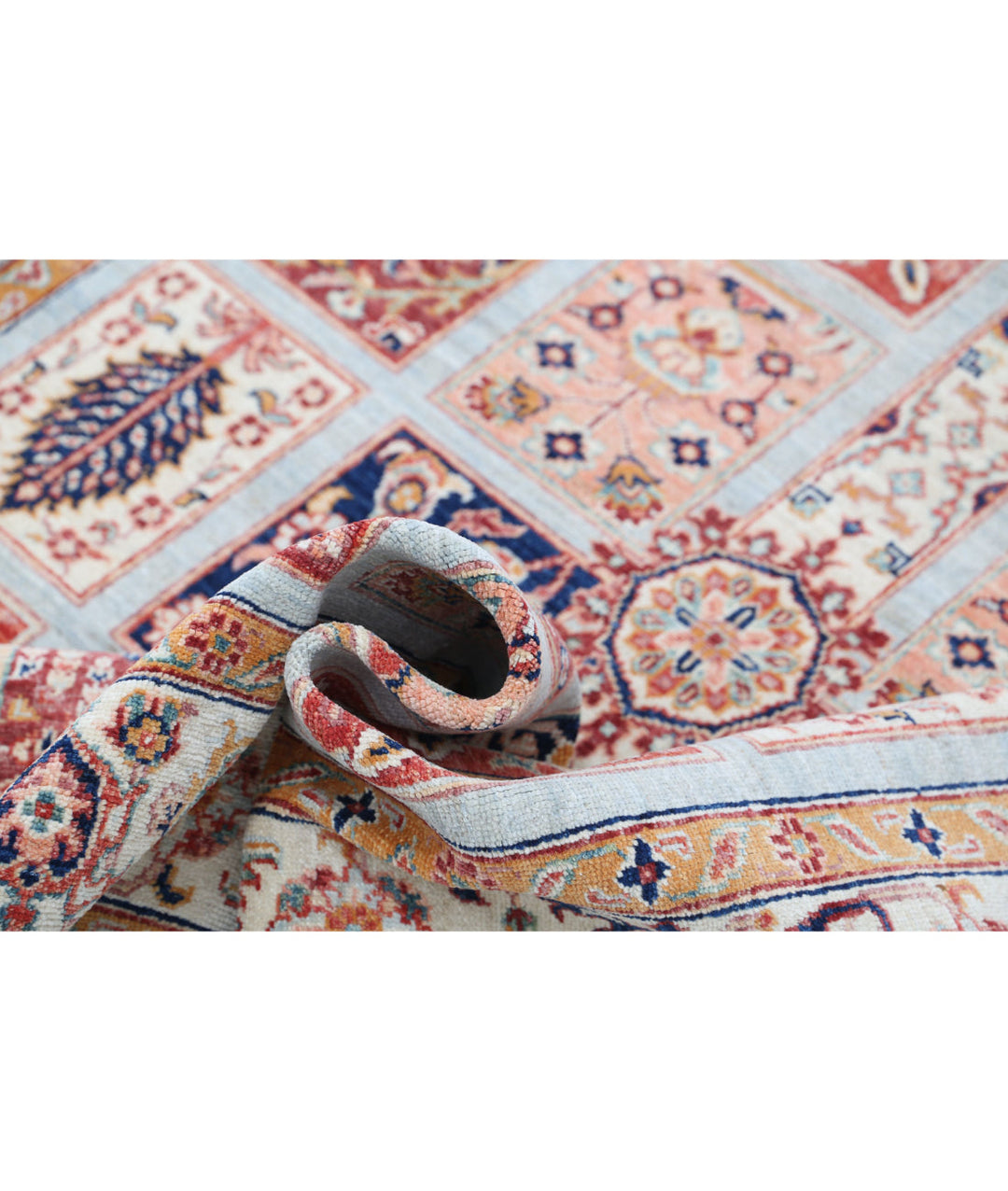 Afghan Bakhtiari Rug 4' 9" x 6' 5" Hand-Knotted | No. AT84866