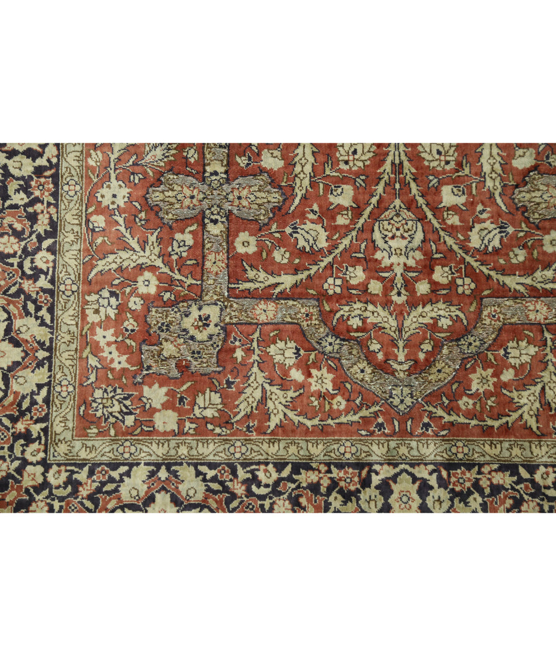 Turkish Hereke Rug 2' 7" x 3' 11" Hand-Knotted | No. AT84633
