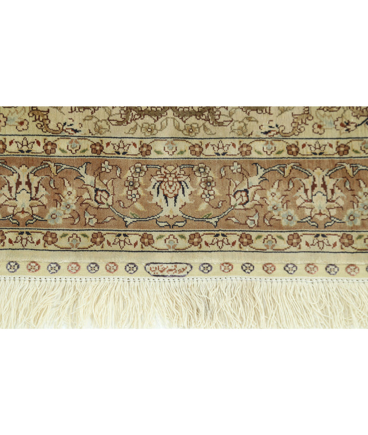 Ivory Hereke Silk Rug 2' 7" x 4' 0" Hand-Knotted | No. AT52362