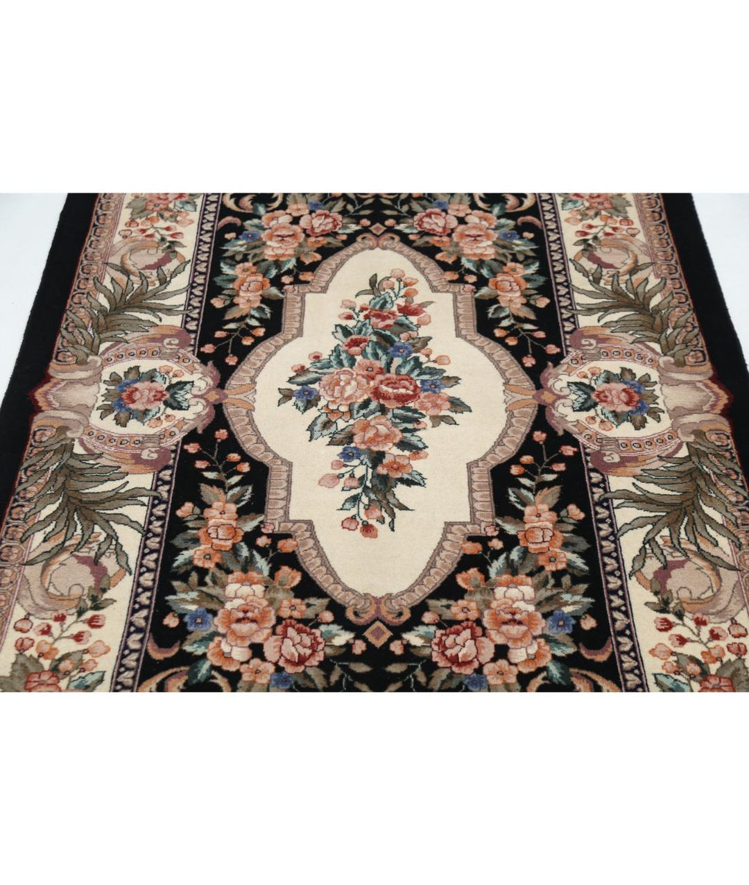 Pakistani Oriental Rug 3' 10" x 5' 10" Hand-Knotted | No. AT60919