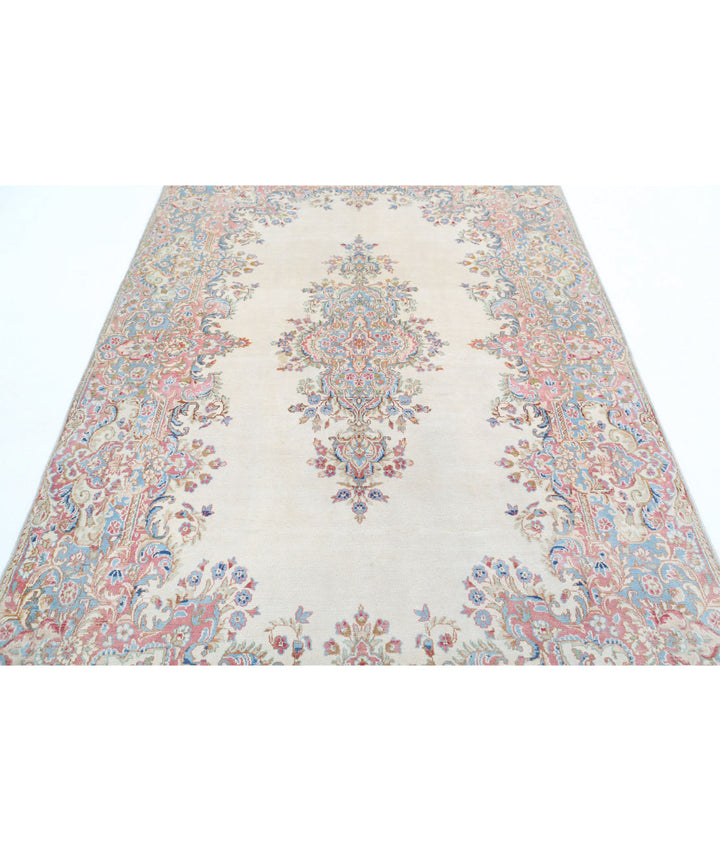 Oriental Kerman Rug 5' 10" x 8' 11" Hand-Knotted | No. AT96443