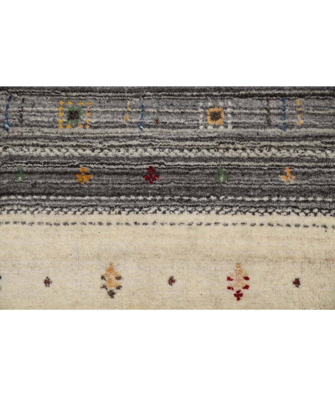 Ivory Indian Lori Rug 6' 5" x 9' 8" Hand-Knotted close-up