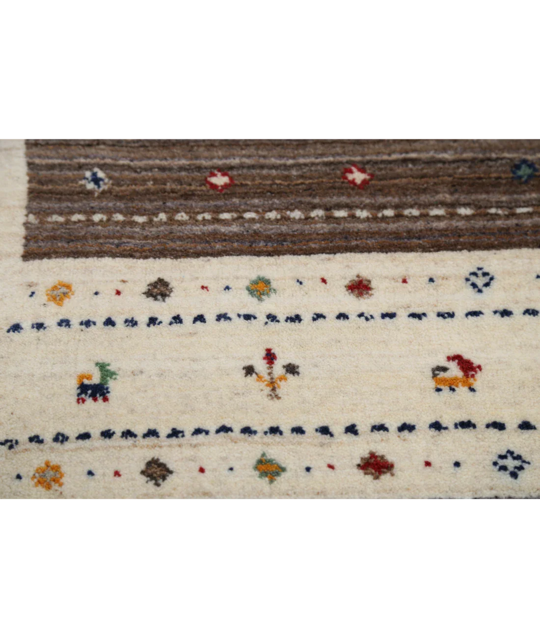 Ivory Indian Lori Rug 5' 8" x 7' 10" Hand-Knotted close-up
