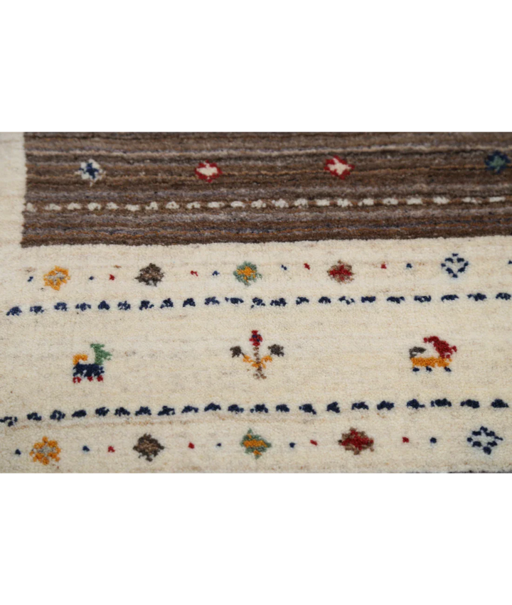 Ivory Indian Lori Rug 5' 8" x 7' 10" Hand-Knotted close-up