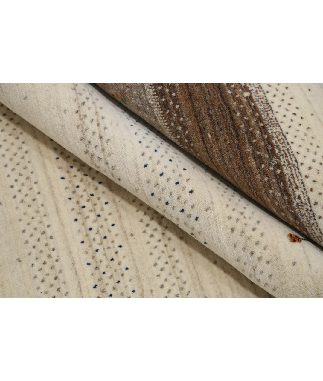 Hand Made Lori Wool Rug 5' 3" x 7' 4" - No. AT53915