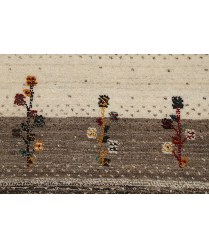 Ivory Indian Oriental Rug 4' 9" x 6' 5" Hand-Knotted close-up
