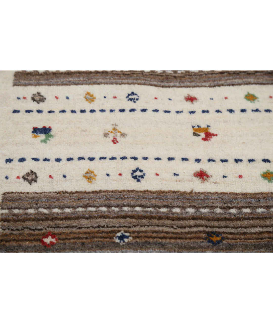 Ivory Indian Lori Rug 5' 7" x 7' 10" Hand-Knotted close-up