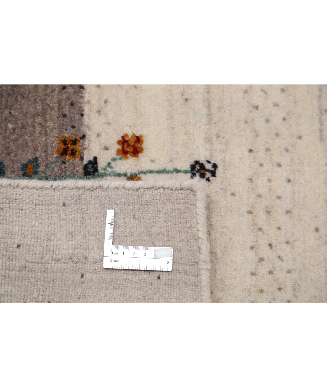 Ivory Indian Oriental Rug 5' 7" x 7' 9" Hand-Knotted detail