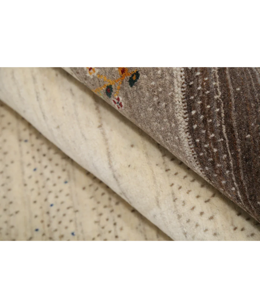 Hand Made Lori Wool Rug 5' 3" x 7' 7" - No. AT57203