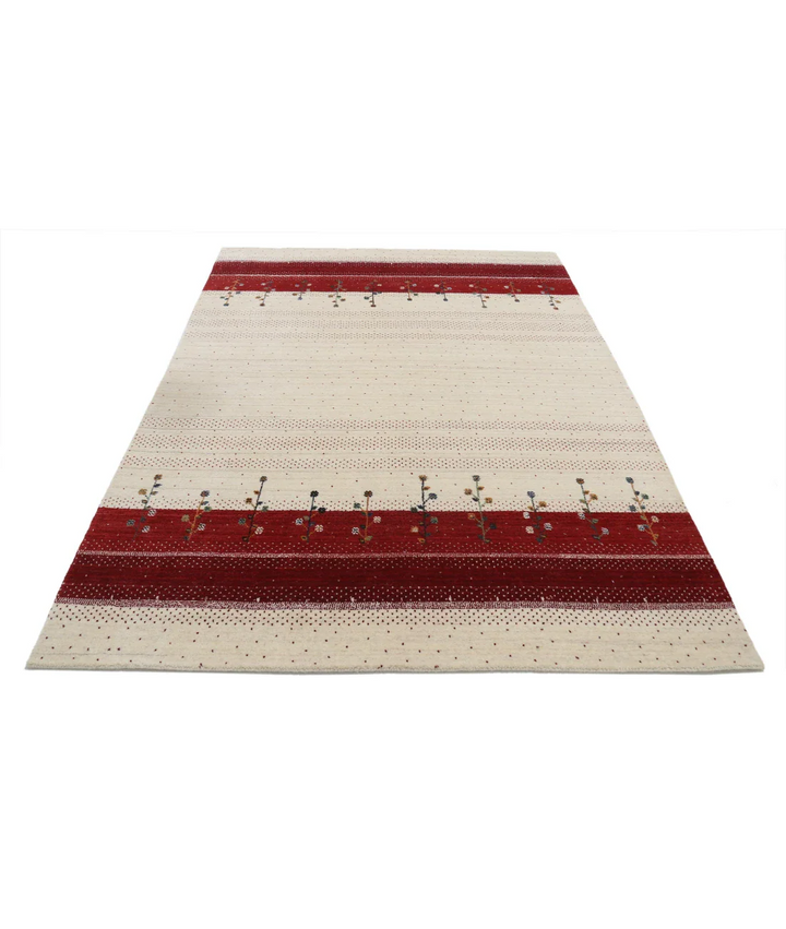 Ivory Indian Oriental Rug 5' 4" x 7' 6" Hand-Knotted pattern