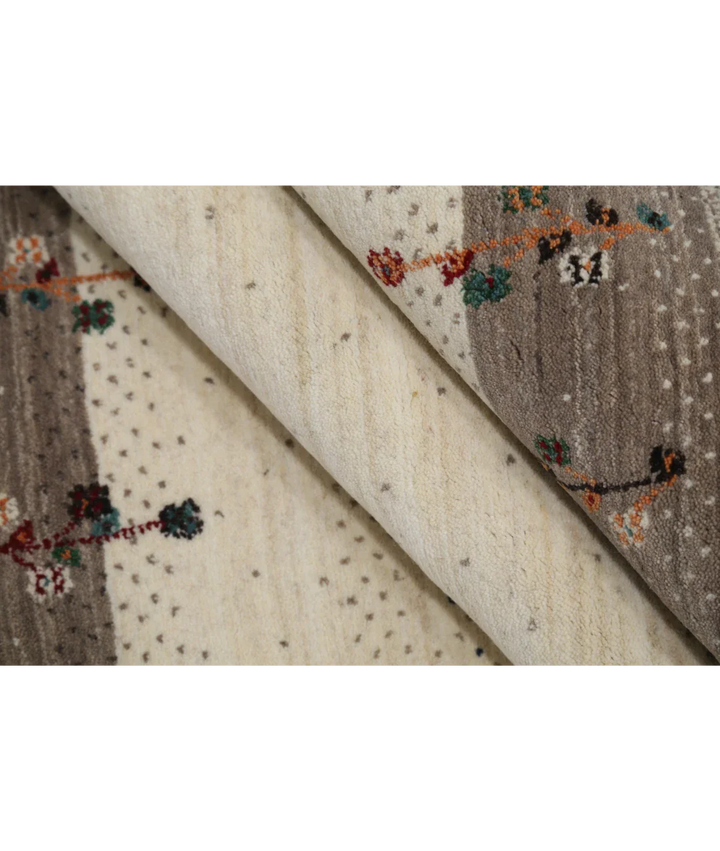 Ivory Indian Lori Rug 4' 10" x 6' 7" Hand-Knotted view