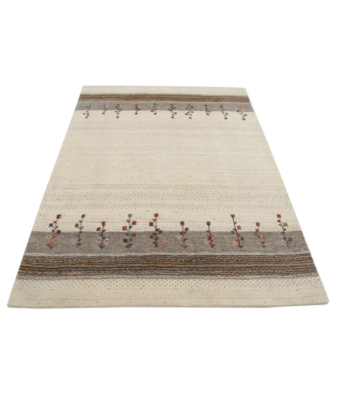 Ivory Indian Oriental Rug 4' 6" x 6' 5" Hand-Knotted pattern