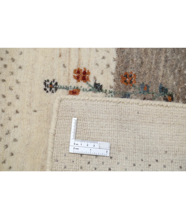 Ivory Indian Oriental Rug 4' 6" x 6' 5" Hand-Knotted detail