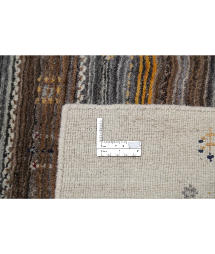 Ivory Indian Oriental Rug 3' 10" x 5' 10" Hand-Knotted detail