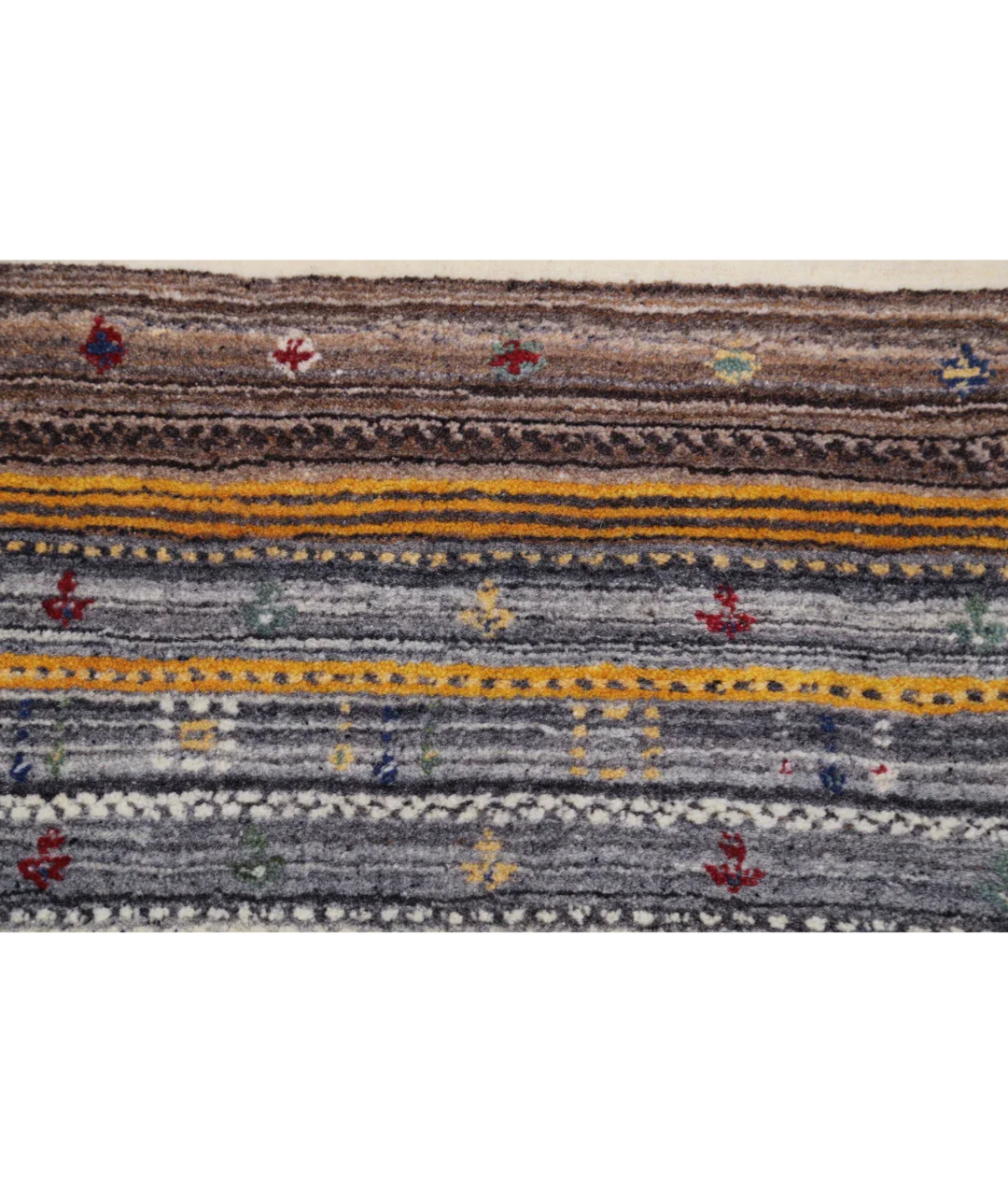 Ivory Indian Oriental Rug 4' 0" x 5' 11" Hand-Knotted close-up